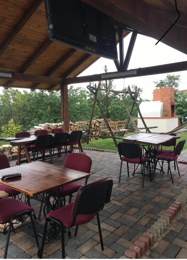 Caravans Park & Glamping Tents In The Vineyard Vila Turda Exterior foto